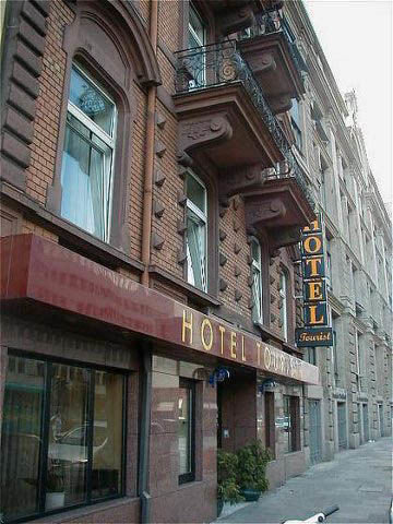 Hotel Tourist Fráncfort del Meno Exterior foto
