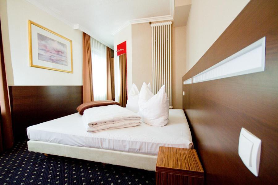 Hotel Tourist Fráncfort del Meno Habitación foto