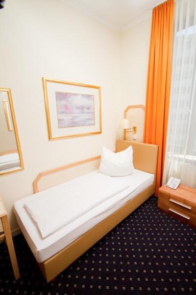 Hotel Tourist Fráncfort del Meno Habitación foto