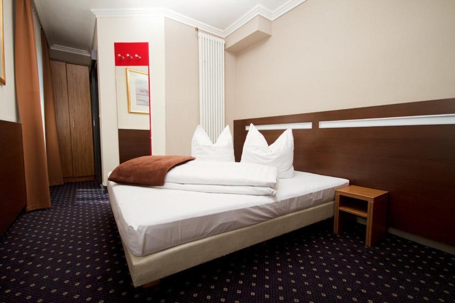 Hotel Tourist Fráncfort del Meno Habitación foto